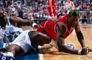 NBA明星跨界WWE上擂台，奥尼尔对抗400斤巨汉，库班被摔跤手虐惨