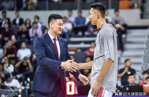 季后赛广东场均131分 一核心还在收着打 总决赛打新疆该发挥了