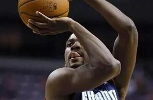 趣味盘点！NBA5大投篮姿势怪异球员，最后一个为啥要吐舌头？