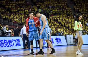 总决赛首战新疆就大比分落败，到底是实力不济，还是另有原因？