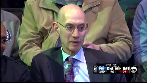 季后赛终有纽约一席之地 NBA总裁肖华亲临现场观看比赛