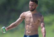 NBA有哪些球星拥有8块腹肌？
