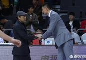 两位新疆籍主帅会师CBA总决赛，疆粤巅峰战将上演斗法，你更看好谁能获胜？为什么？
