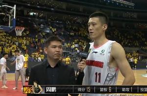 易建联受限犯规，广东2-0新疆，谁注意周鹏发言？一针见血！淡定