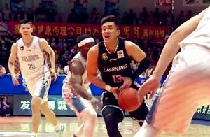 内线受制外线打不开，球员已经畏投，新疆无限接近决赛会师广东队