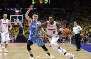 强势！五人得分上双解决新疆，广东将带着2:0移师红山！