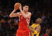 从以中锋为主的防守年代到以外线球员为核心的小球时代，nba经历了哪些变化？