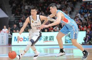 辽篮半决赛战新疆，两人须重点对待，大韩受伤辽篮因祸得福？