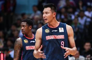 不抽烟、不喝酒、不纹身，他是队伍场上核心，CBA最佳代言人