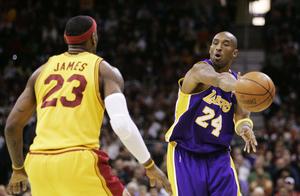 NBA历史最佳攻防一体五人组神、曼、狼、佛、梦，谁可与之一战？