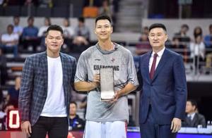 中国男篮一哥易建联为何无法在NBA立足，真正的原因在这