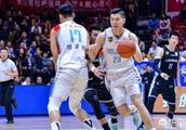 为何今天的辽宁无法像上场那样逆转新疆队呢？
