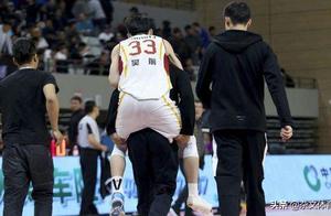 从超级替补成为男篮队长！季后赛场均20.7分，在CBA家境殷实