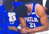 NBA联赛禁止球员场边玩手机，是因为什么？
