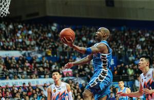 在CBA的9年，马布里拿到多少薪水？仅1580万美金，还没NBA一年多