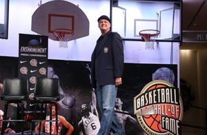 被誉为NBA之外最强5大球星：1米88摸篮板上沿，有人生涯得49703分