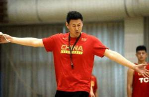 中国男篮再度集结，承载希望扬帆启航，十二人大名单呼之欲出