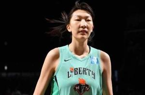 厉害！中国女篮中锋WNBA首秀砍全场最高分，美国观众也为她欢呼
