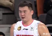 CBA俞长栋把万圣伟撞骨折要赔钱吗？