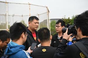 巩晓彬上任迎坏消息！当家球星狮子开大口谈不拢，离队决意已定？
