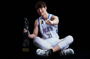 王哲林：MVP背后是团队的进步 NBA是努力的目标