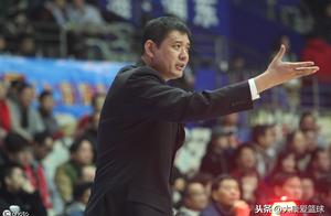 巩晓彬山东男篮首训开启 可一问题不解决 就算波波维奇来也用