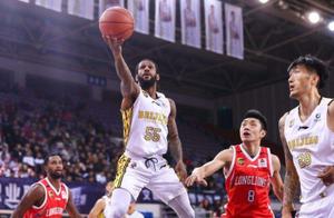 本赛季CBA得分王获得续约合同  他能否挽救这支鱼腩球队？