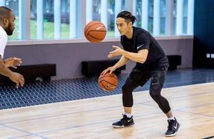 娱乐圈谁最会打篮球？蔡徐坤呼声最高，一人拿过NBA总冠军