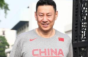 中国男篮大集结！国手们笑容满面，李楠还透露了一个好消息