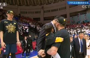 CBA最佳经理！广东幕后功臣养三外援或引跟风，姚明欠他一座奖杯
