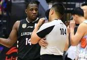 为什么CBA小动作会犯规，而且NBA动作更大，却不会犯规？