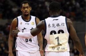 CBA比赛场上的尴尬瞬间，你有见过哪件球衣上出现过差错？
