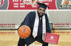 曾力压杜兰特的天才中锋，时隔12年大学毕业，将成为一名篮球教练