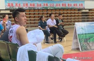 续约稳了？面对家乡父老他轰出最高分，巩晓彬这下该签他了吧？