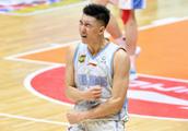 CBA最强队长！门牙严重错位，可兰白克30钟不打麻药完成手术？你怎么评价？