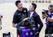 总决赛夺冠赛后，杜锋接受采访时一脸宠溺地对着易建联笑，还一把搂住后者，你怎么看？