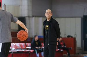 阿的江：球队内线始终不错，现在需真正展现能力
