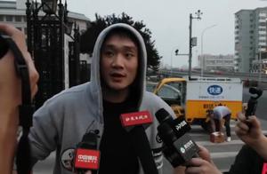 男篮集结小丁翟晓川又同屋!小丁调侃:他说来达拉斯看我,白等1年多