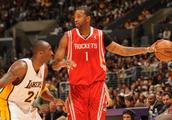 NBA现在为何很少看到球员单手抓球，是球员身体素质下降了吗？