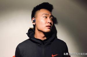 关系户！广东队23岁小将晒儿时与CBA三大名宿合照，这是榜样力量