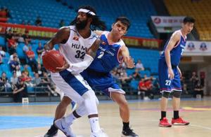 无语！又一被NBA开除的“瘾君子”遭中国球队哄抢，网友一片质疑