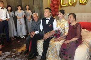 辽篮主力中锋韩德君举办婚礼，伴郎团的阵势很给力！