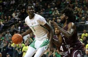 NBA历史4位最高的球员：姚明226cm仅第四，站着扣篮之人参加选秀