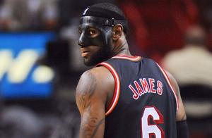 NBA五大巨星最强形态：咬球衣科比，G6汤普森，还有戴面具的他