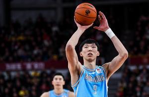 王少杰成全明星首发？周琦受伤他或上位，CBA状元将创造历史