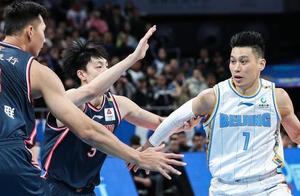 姚明政策福利让林书豪轮休，4数据显示，他打CBA不比NBA轻松？