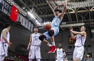 忍不住了！周琦、郭艾伦两大国手连遭“问候”，媒体呼吁文明观赛