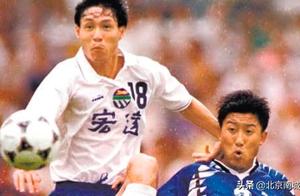 中国足球回忆：令李章洙抓狂，央视名嘴失业的“摘牌大会”