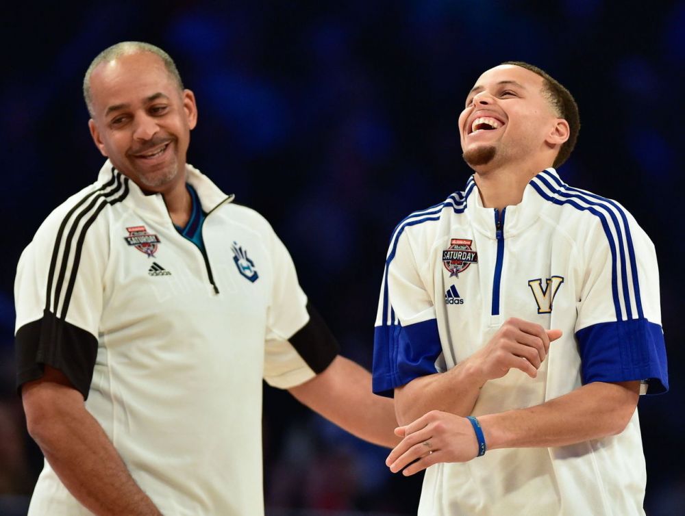 <a href=http://www.nbalx.com/team/senlinlang/ target=_blank class=infotextkey>森林狼</a>前GM:09年选秀错过<a href=http://www.nbalx.com/star/kuli/ target=_blank class=infotextkey>库里</a>是因为他老爸